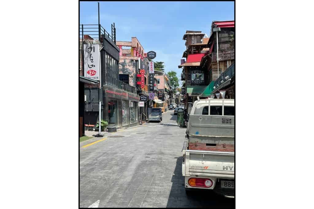 Street view of Seoul, buildings and a flatbed truck