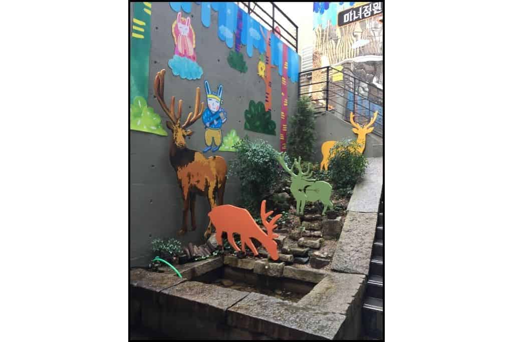 A Mural of foresrt animals at Ssamzigil open air mall of handmade gpods in Insadong