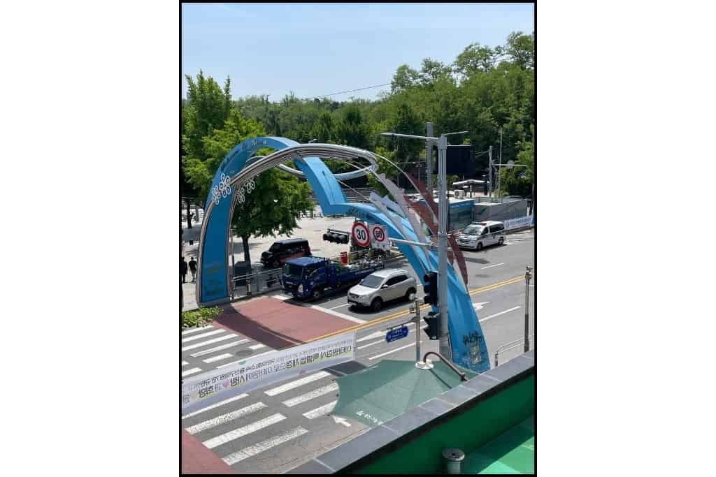A blue archway over Itaewon-dong