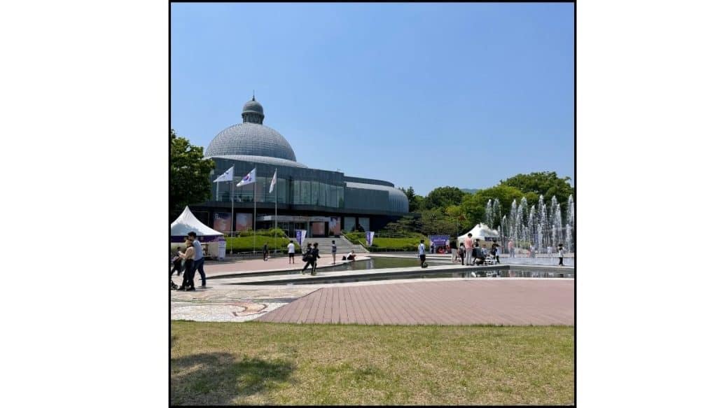 Gyeonggi Ceramic Museum and outdoor fountain at Gonjiam Ceramic Park in Gonjiam, South Korea.